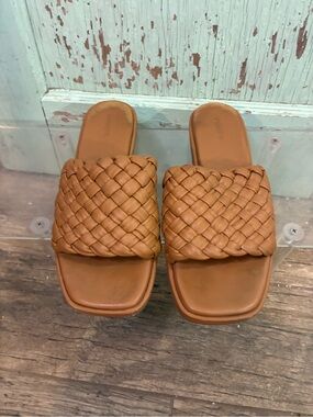 Women’s Vince Braided Slide Sandals in Tan